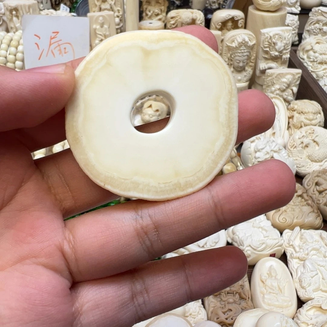 吊坠白玉菩提?独独