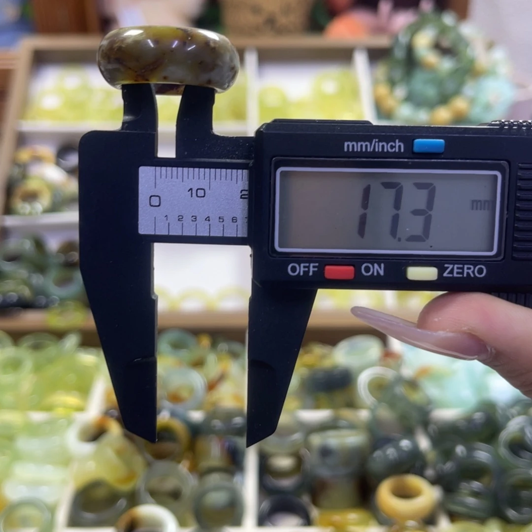 蛇纹石玉未镶嵌手镯78