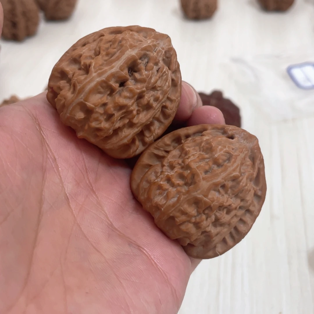 欧***哥文玩核桃吊坠三角白