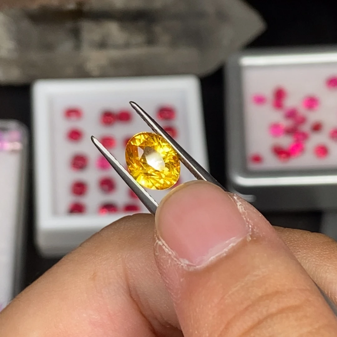 蓝宝石裸石天然黄色蓝宝石