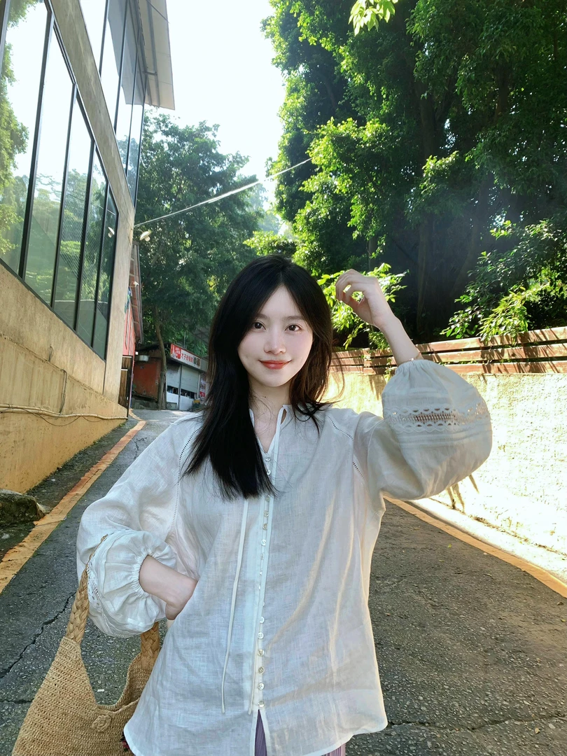 2025夏季新款韩系镂空长袖衬衫减龄独特别致绝美上衣百搭休闲裤