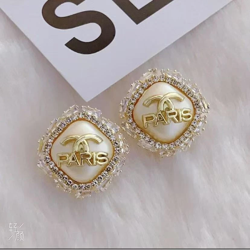 铜合金树脂耳饰 【新品 上新季】气质新款高级小香耳扣耳钉A07