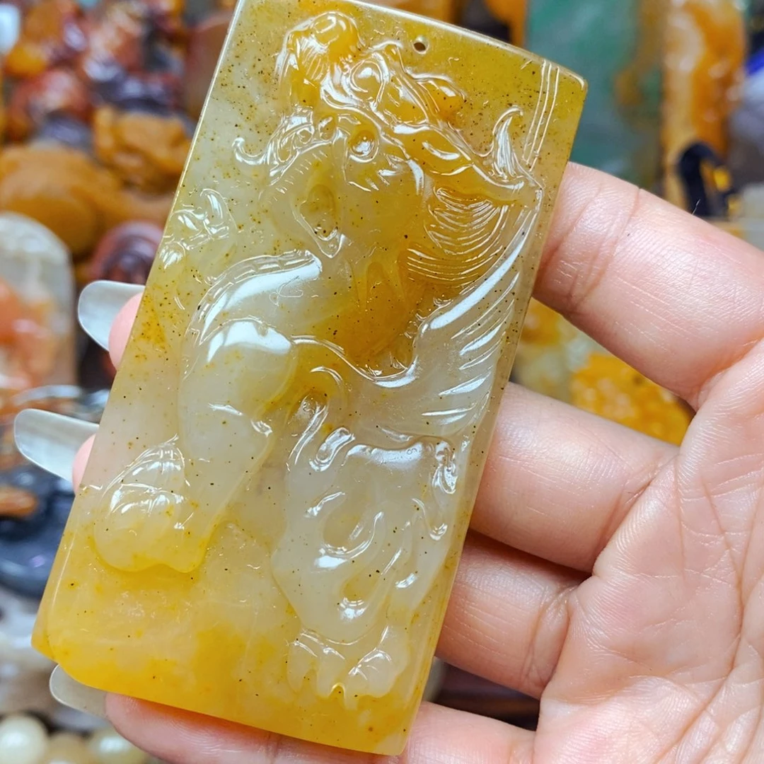 石英质玉（黄龙玉）未镶嵌颈饰