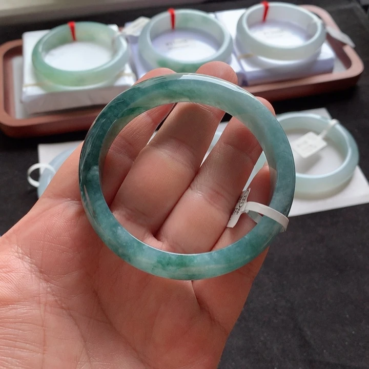 翡翠手镯未镶嵌59圈口15号