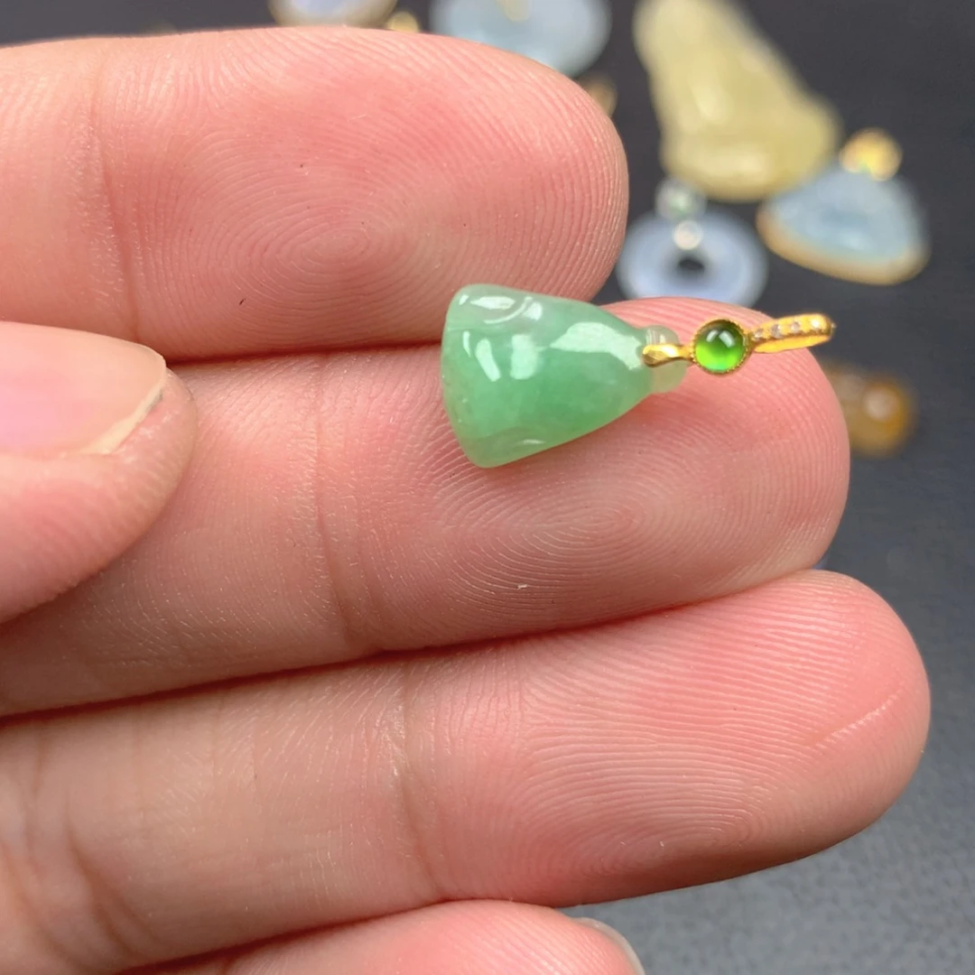 【闪购商品】颈饰18K金镶嵌翡翠翡翠