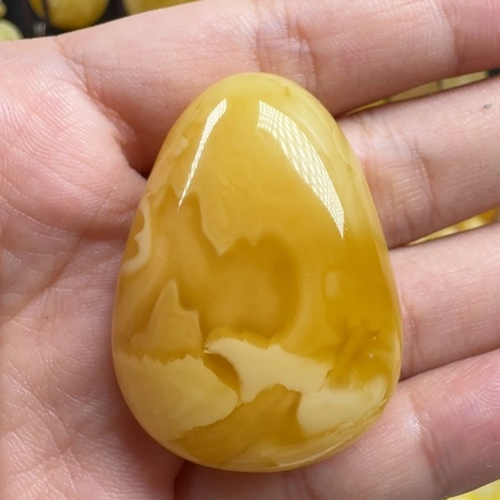 蜜蜡未镶嵌珠宝奇石