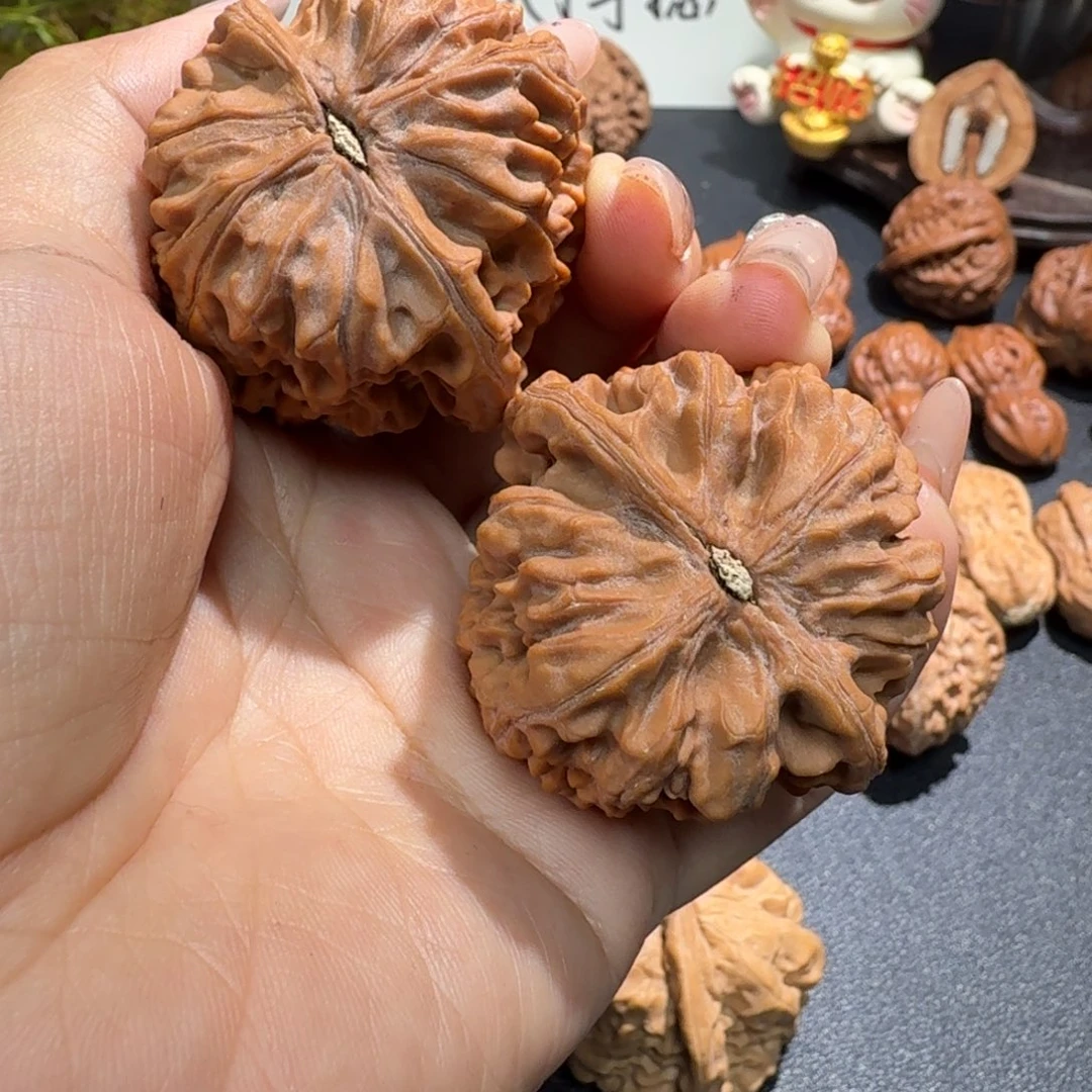 萨***丁吊坠文玩核桃8888
