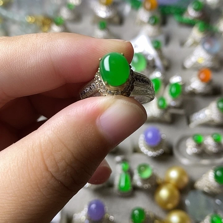 静***灵翡翠未镶嵌手链翡翠冰种