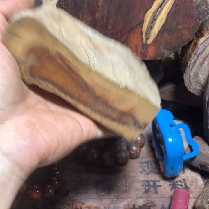 柏木（崖柏）知***故手串制作工艺