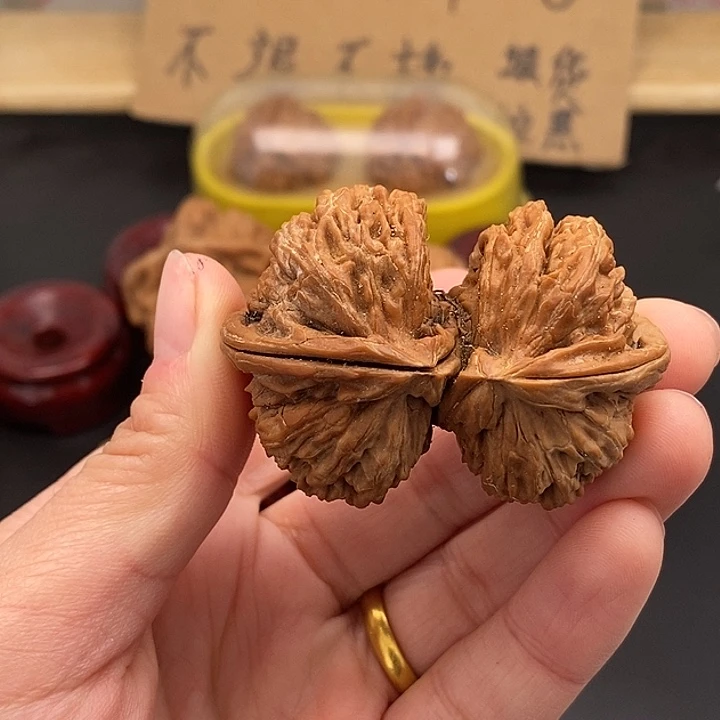 旭***日文玩核桃吊坠裂瑕疵不退不换