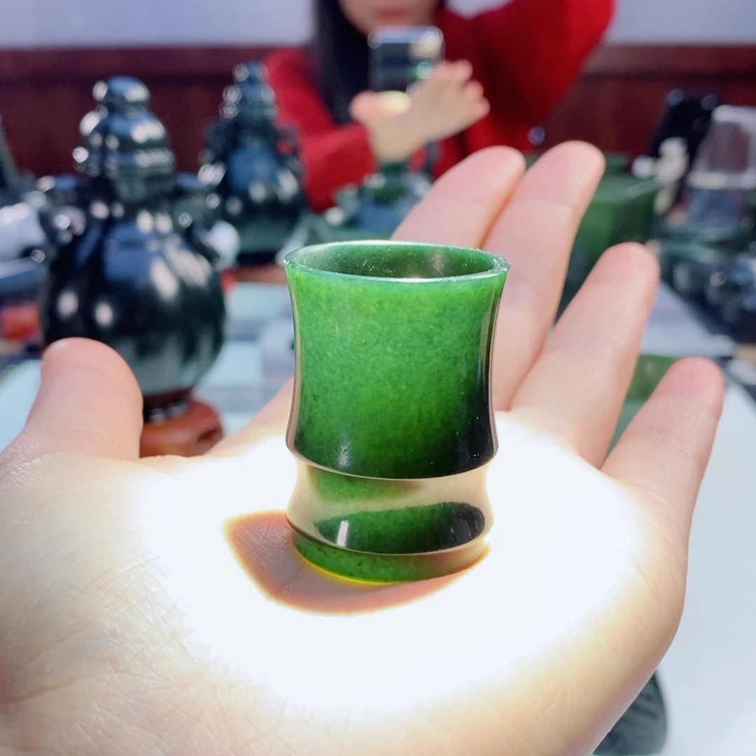 和田玉（青玉）摆件未镶嵌土****呐微瑕