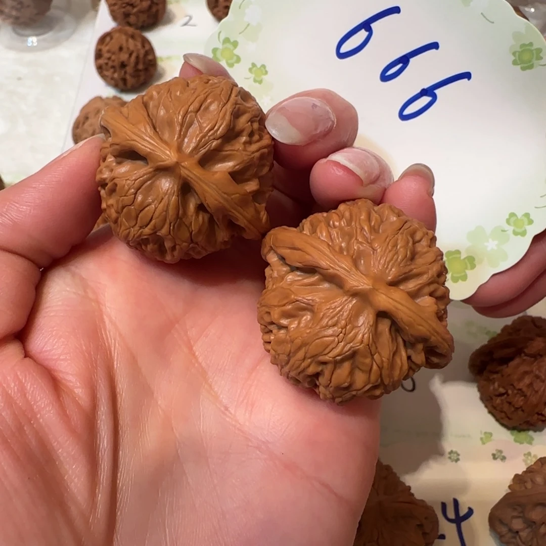 文玩核桃吊坠666号宫灯3.8