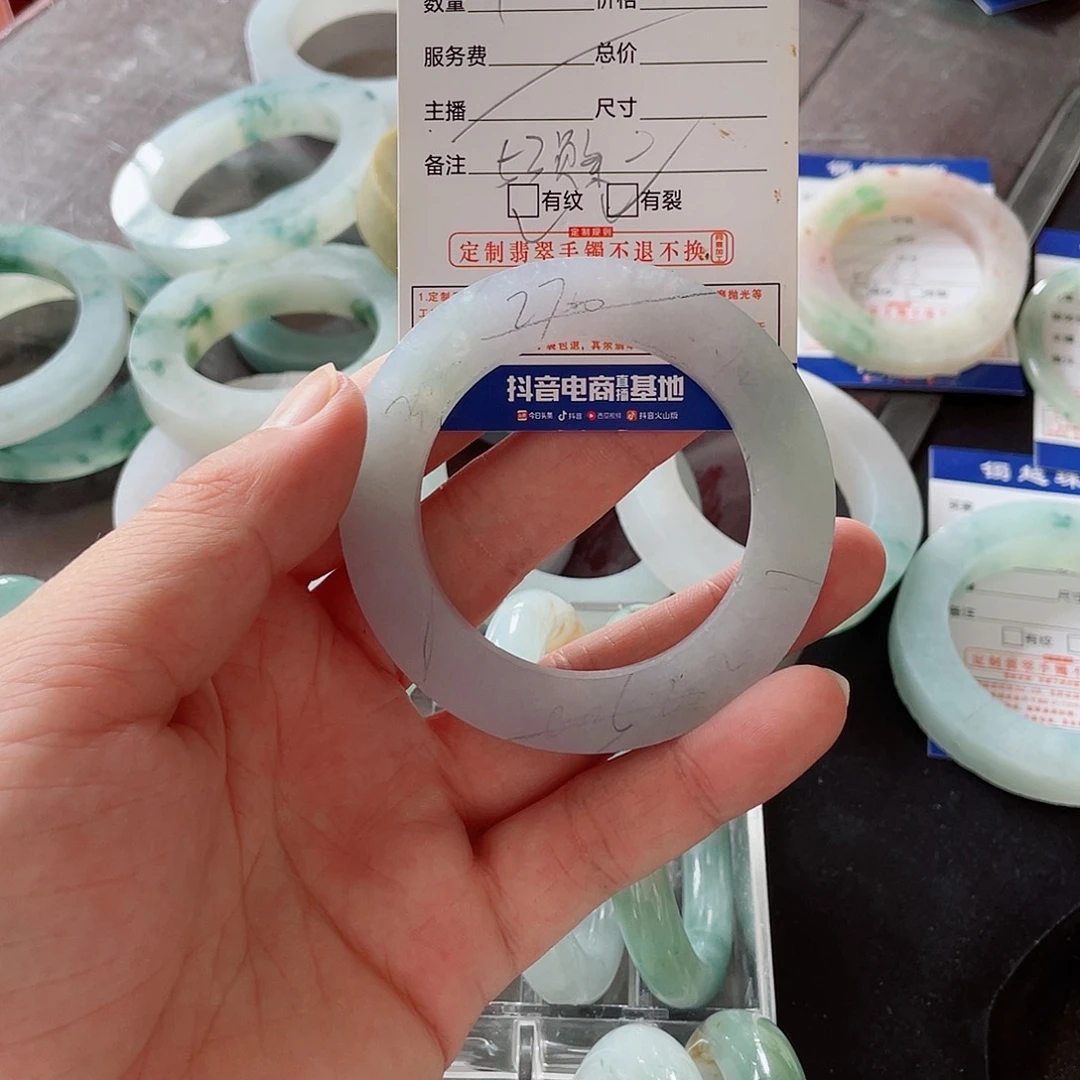 定制翡翠未镶嵌欣**咪