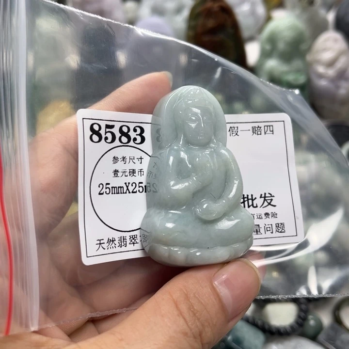 翡翠未镶嵌颈饰8583
