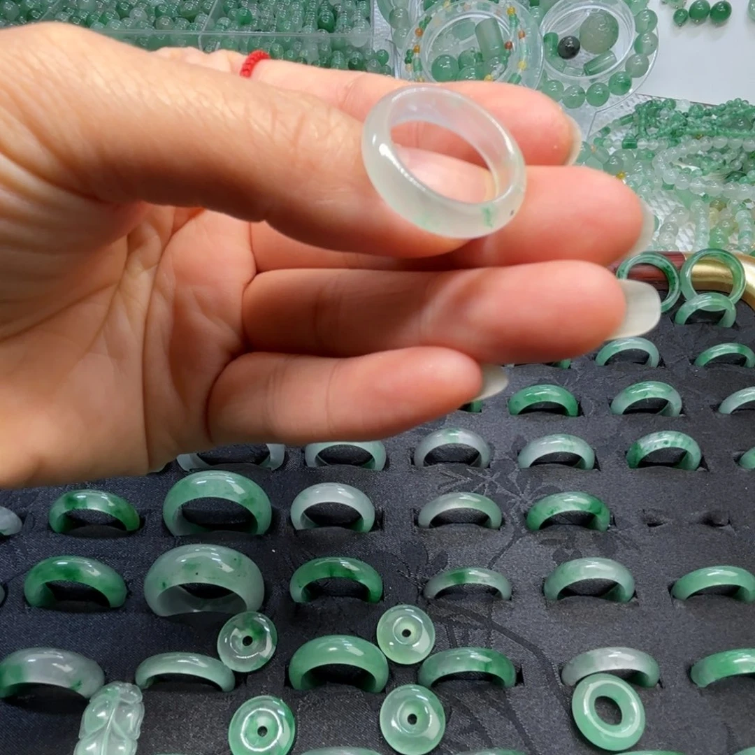 石英质玉（非洲翠）未镶嵌戒指  珠子  手镯5冰戒指圈口15+