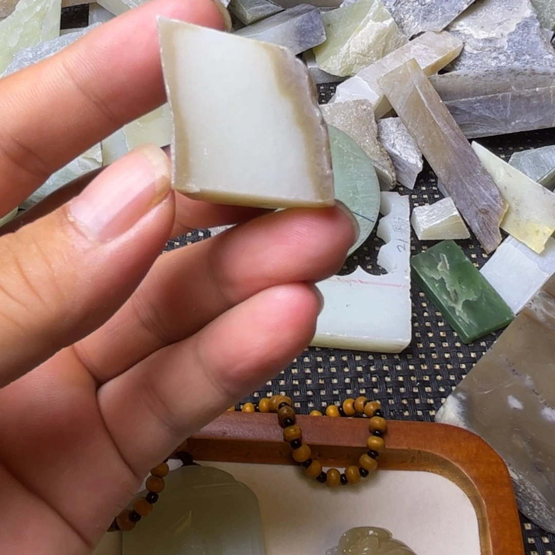 和田玉未镶嵌项链