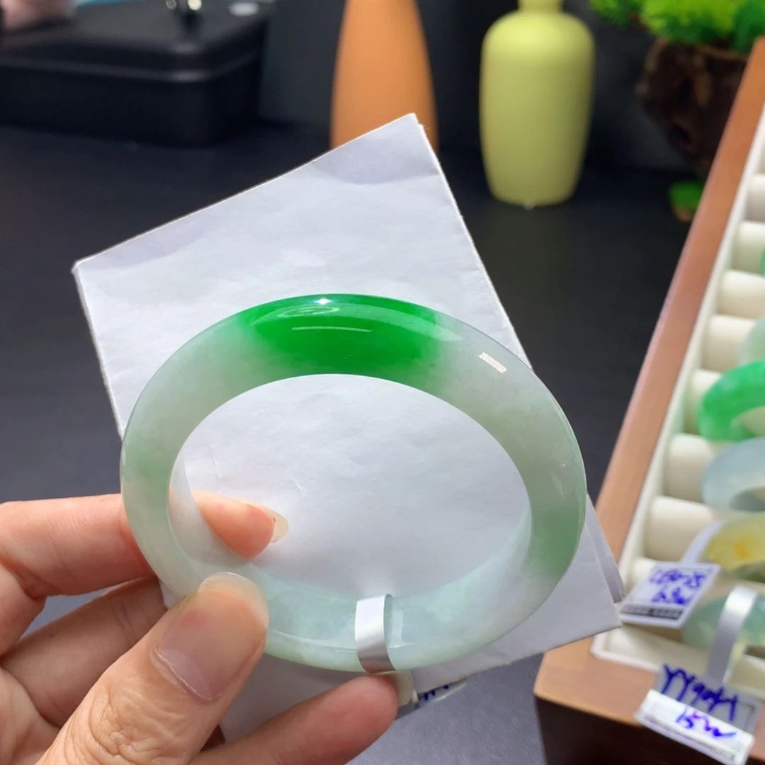 花***枝未镶嵌手镯翡翠翡翠手镯