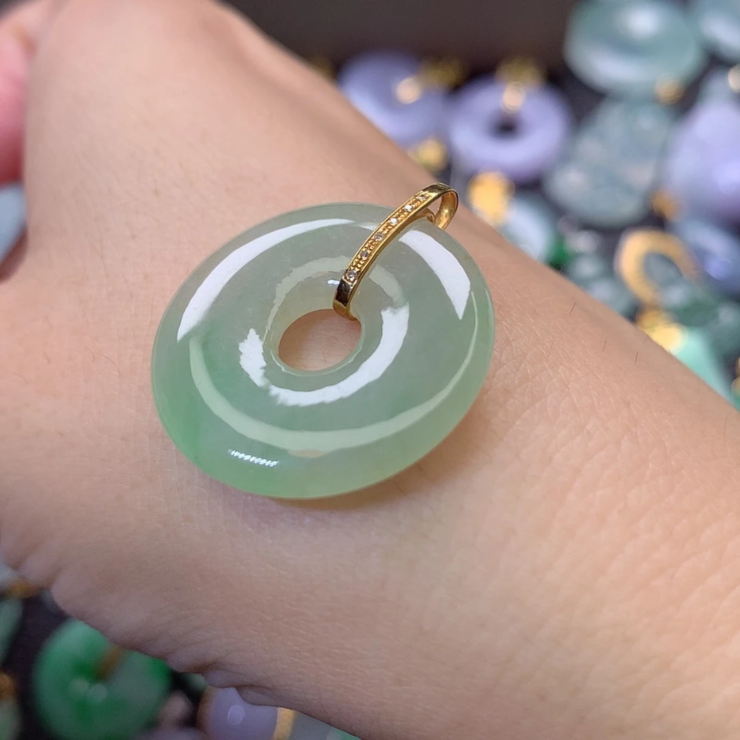 【闪购商品】吊坠(不含链)18K金镶嵌翡翠