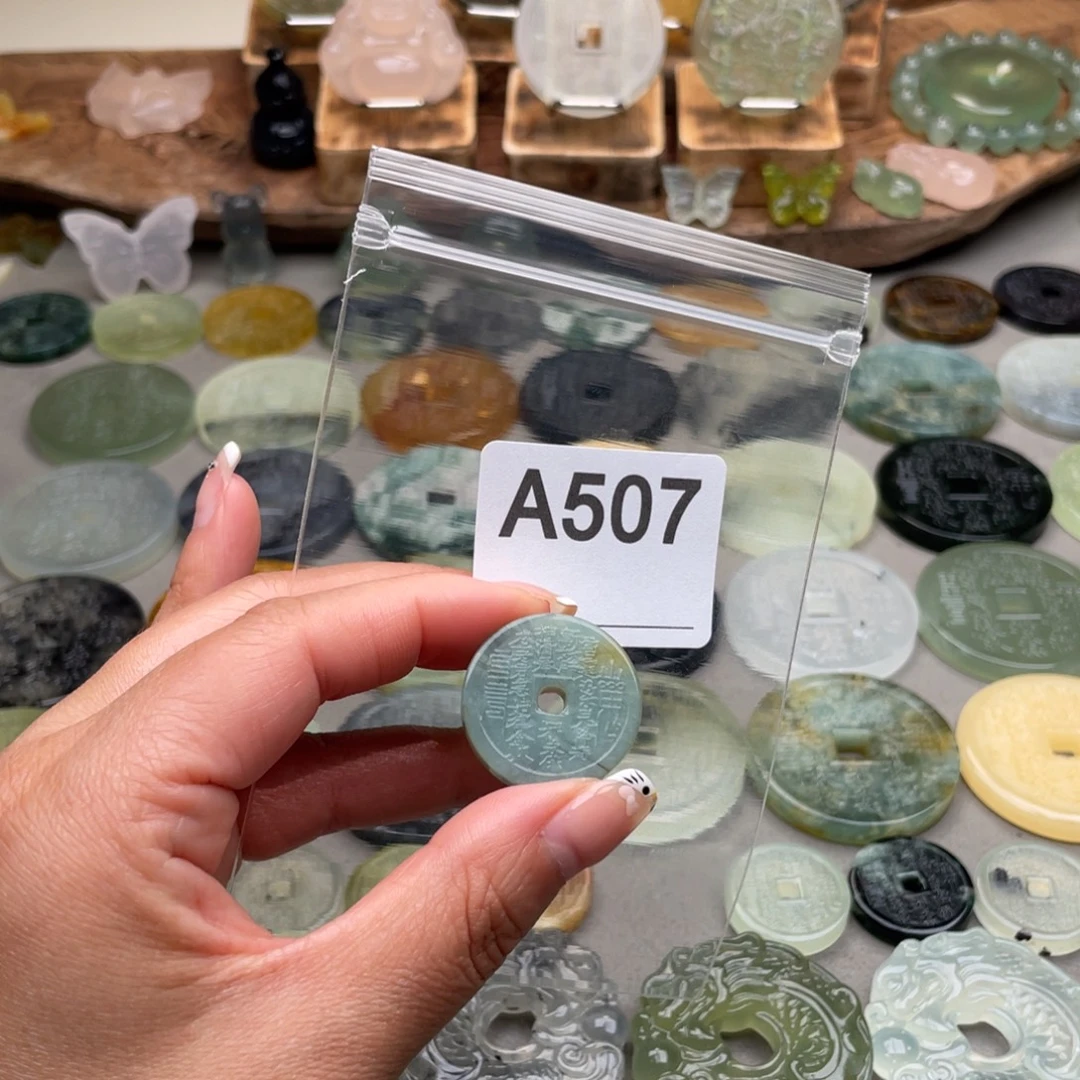 满***活未镶嵌蛇纹石玉颈饰