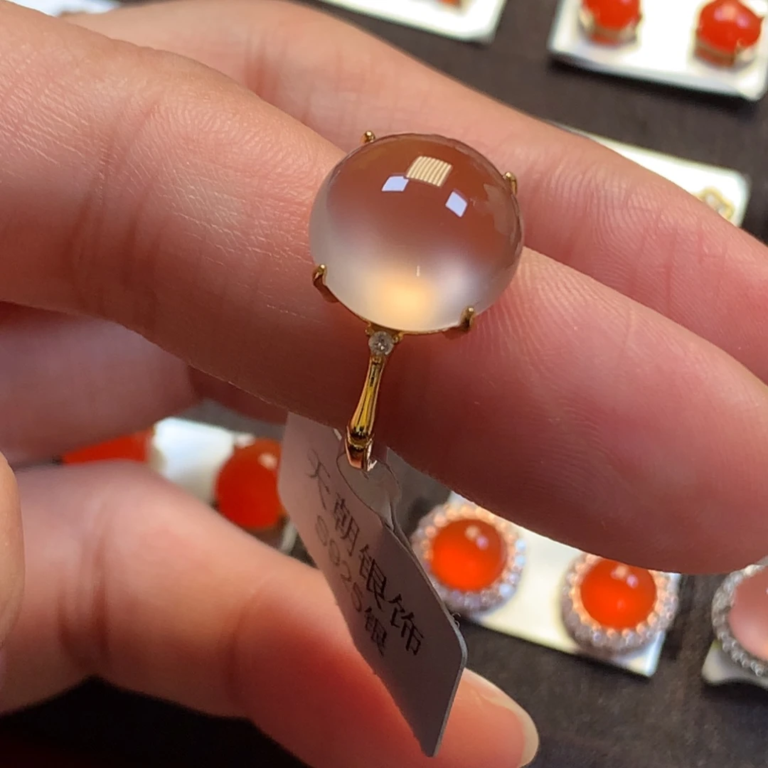 泰***美南红玛瑙未镶嵌颈饰