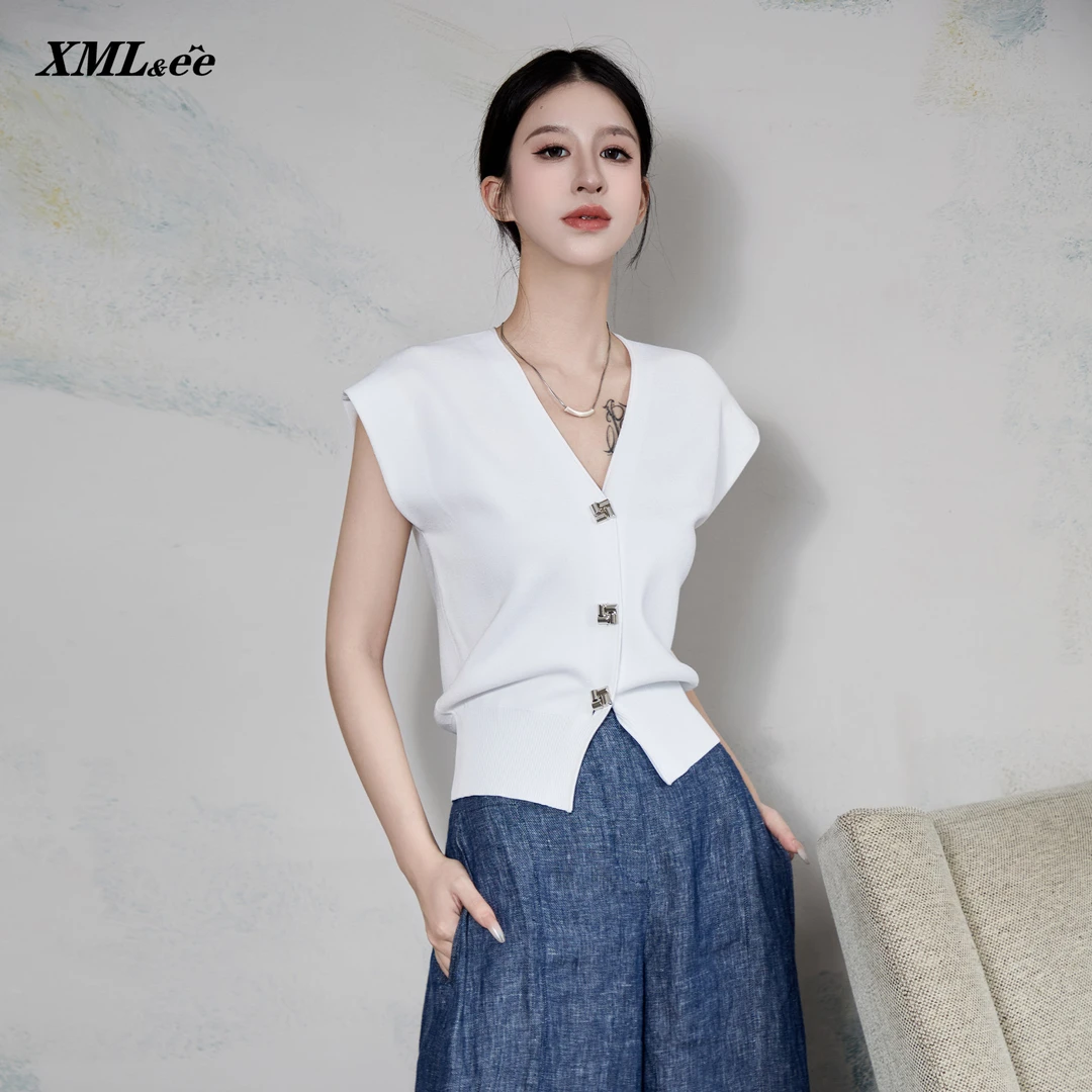 XMLee艾米尔 白色无袖阔型针织V领马夹 Y511U1908