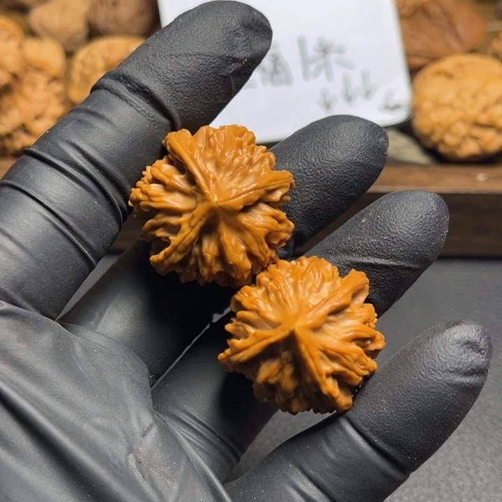 把件文玩核桃三棱手捻