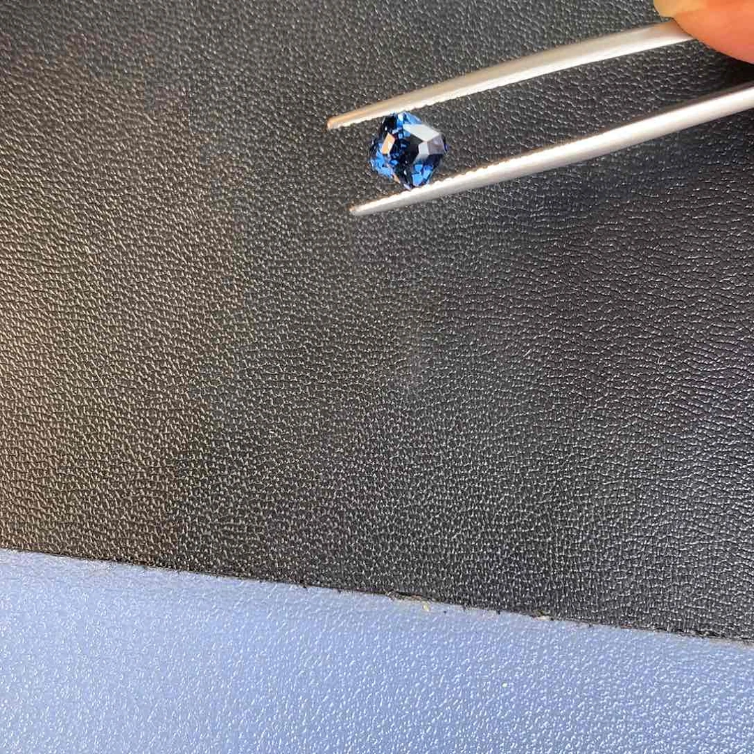 裸石未镶嵌尖晶石98分 无烧 蓝金属