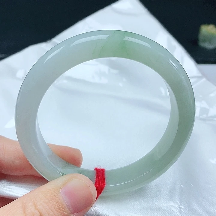 翡翠手镯未镶嵌天然翡翠手镯