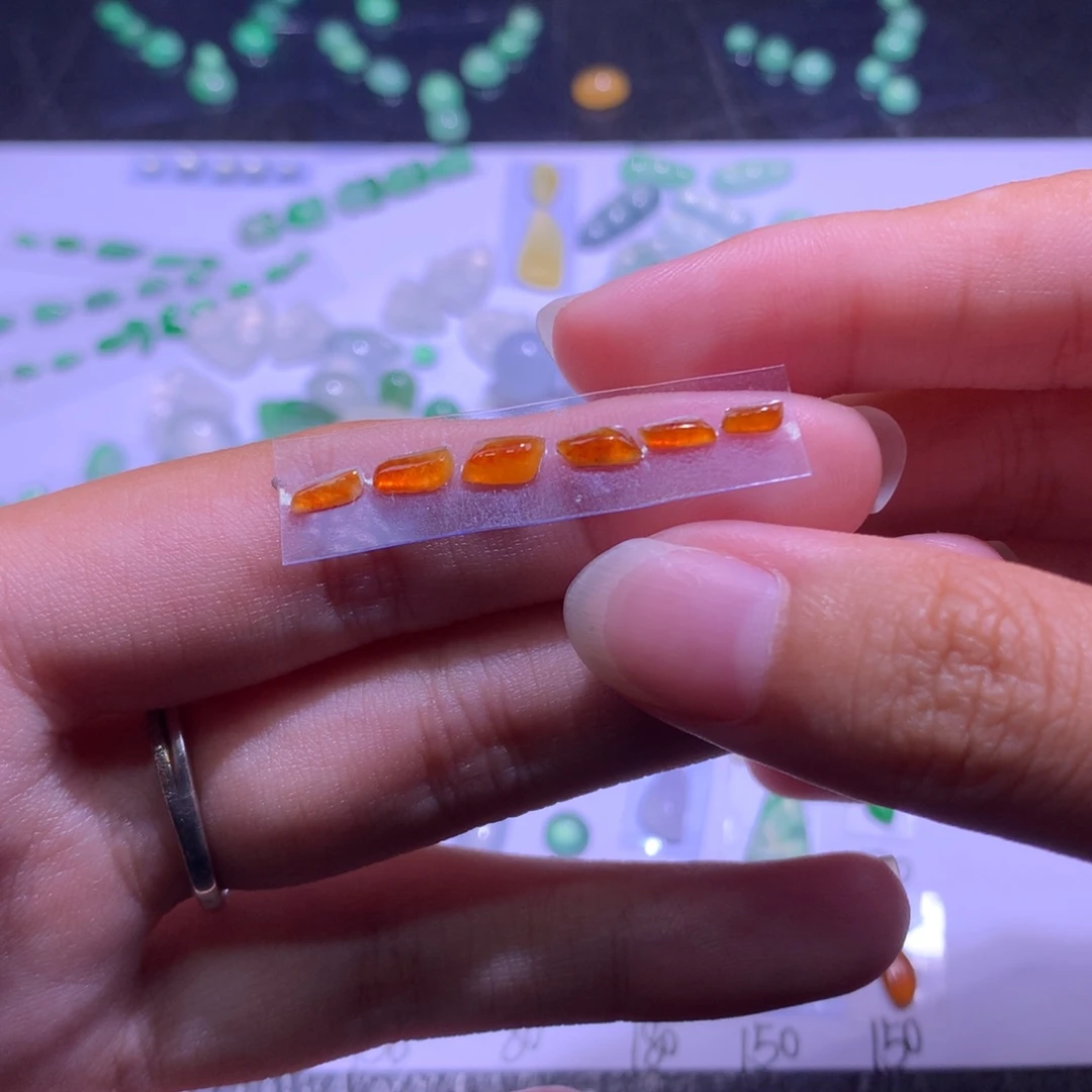 颈饰未镶嵌翡翠随行