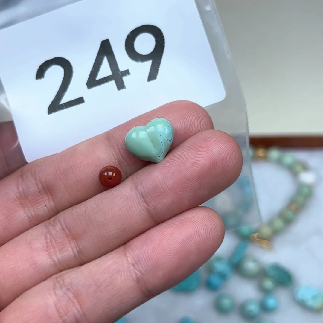 南红玛瑙未镶嵌珠宝奇石