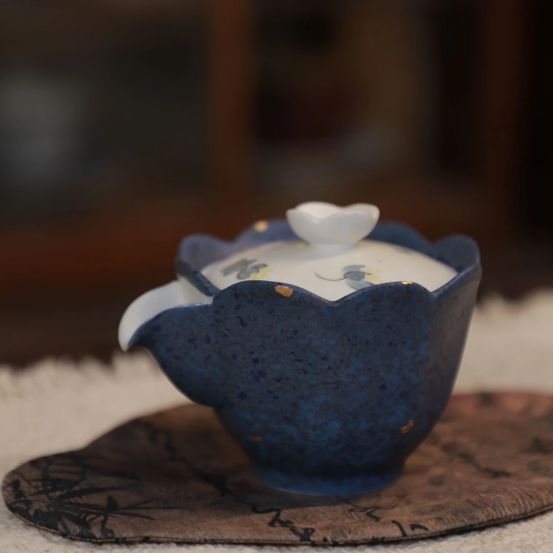 （三柒）黛蓝洒金手绘蝴蝶宝瓶壶盖碗（130ml）
