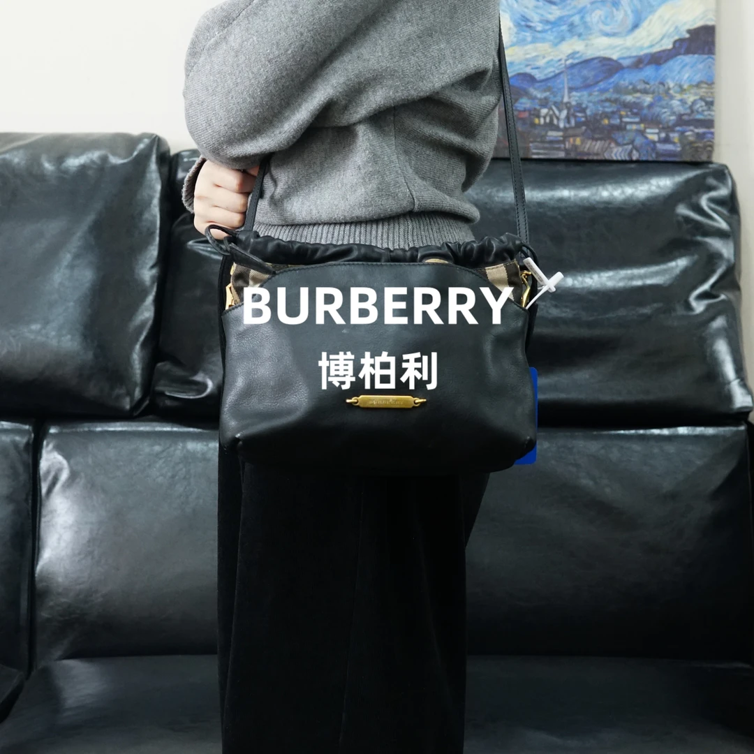 95新 BURBERRY/博柏利 巴宝莉/黑色斜挎包/WP01503017/3017