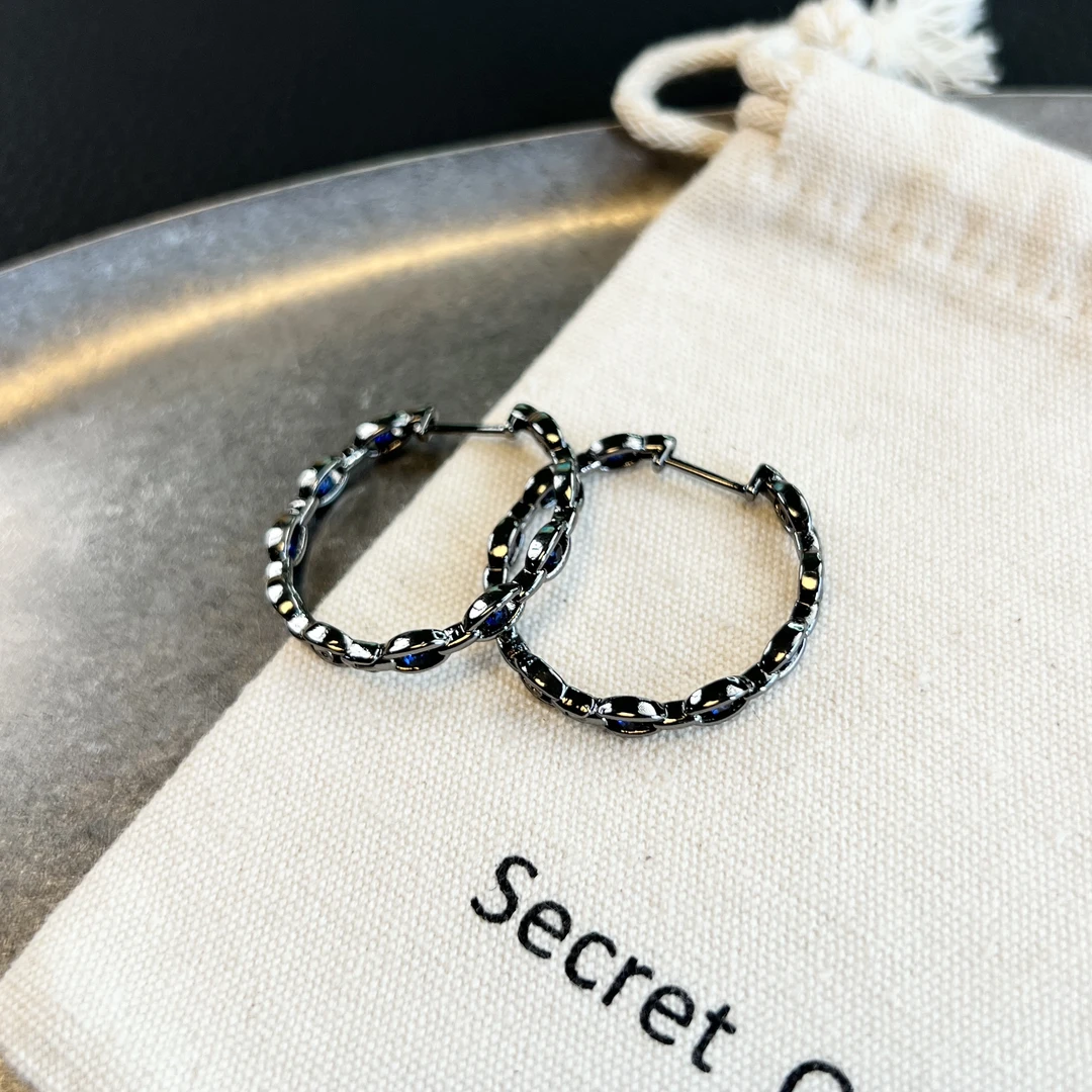 铜合金合成锆石耳饰 小众设计枪黑蓝锆耳圈耳环一对AH240