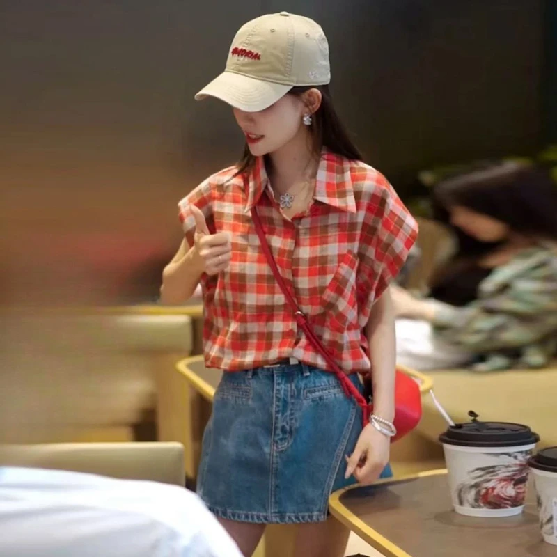 2025夏季新款欧货宽松时尚气质百搭翻领无袖格子拼色衬衫上衣女