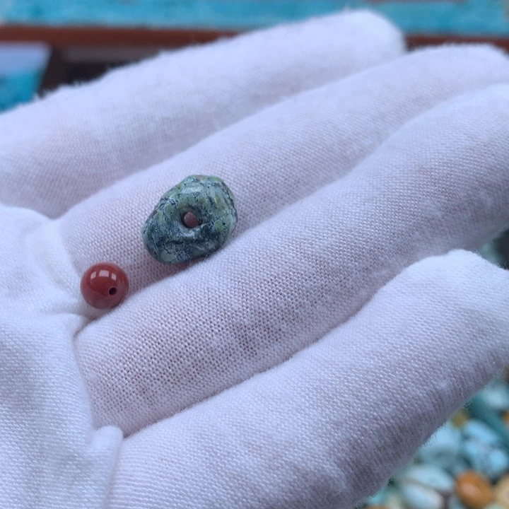 南红玛瑙未镶嵌珠宝奇石