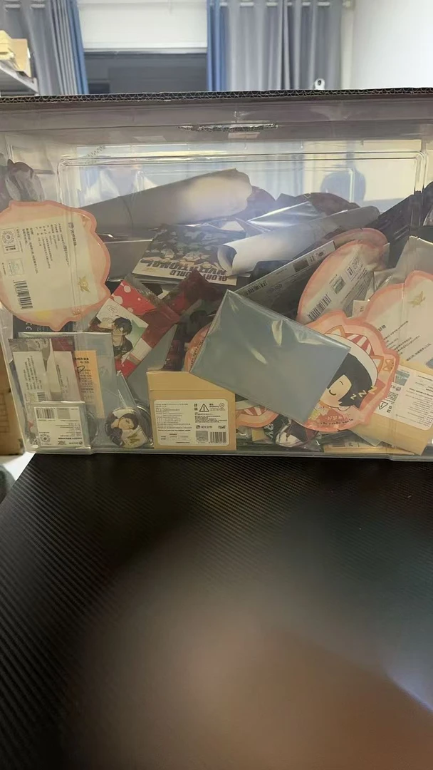 [欢庆女神节]抓娃娃机盲盒吧唧透卡流麻纸片等