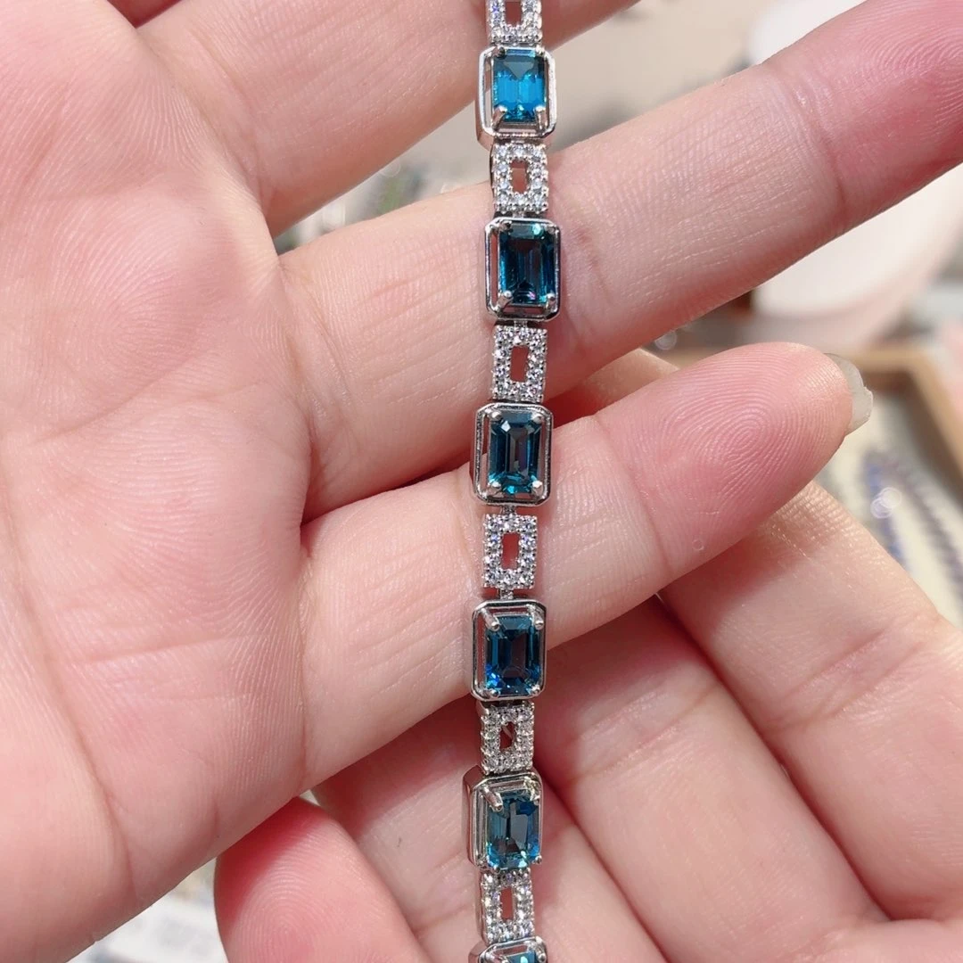 晴***雪银S925镶嵌手链托帕石国首质检