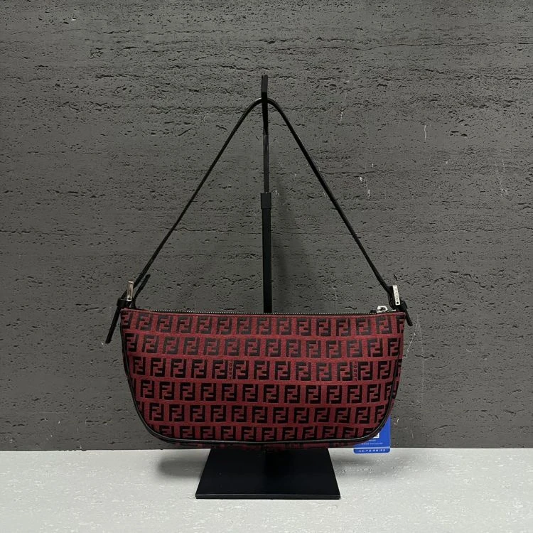 95新/芬迪/C14303966181/包包