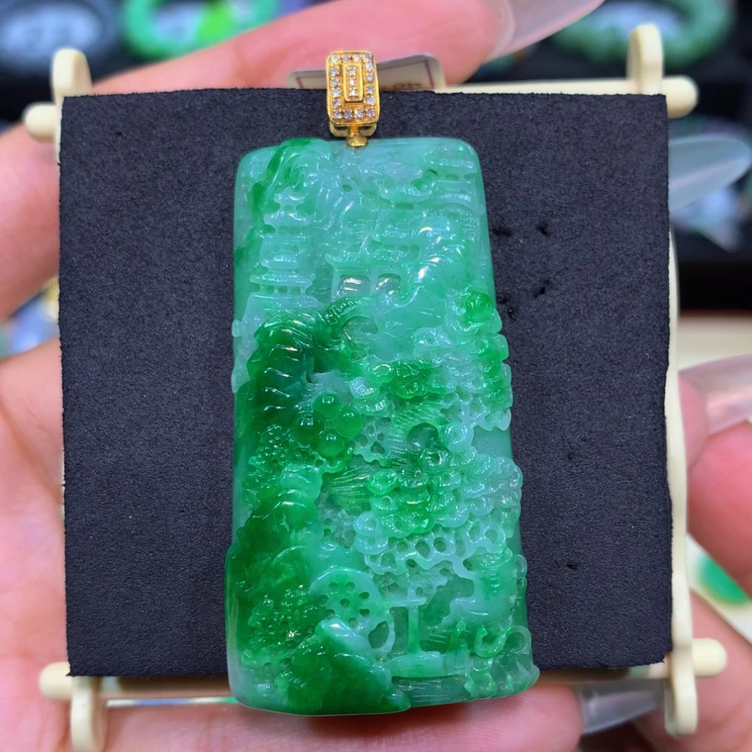 翡翠18K金镶嵌颈饰翡翠