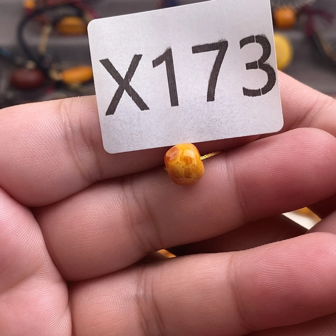 蜜蜡未镶嵌珠宝奇石