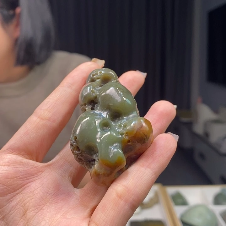 岫岩河磨玉（透闪石质玉）颈饰未镶嵌