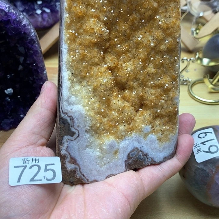 未镶嵌水晶大型摆件（非配饰）