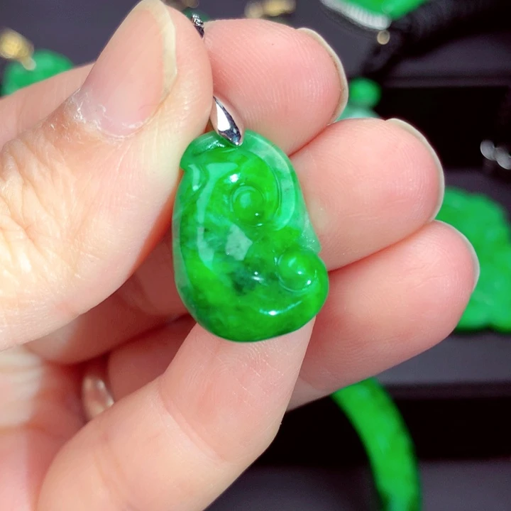 翡翠未镶嵌吊坠(不含链)