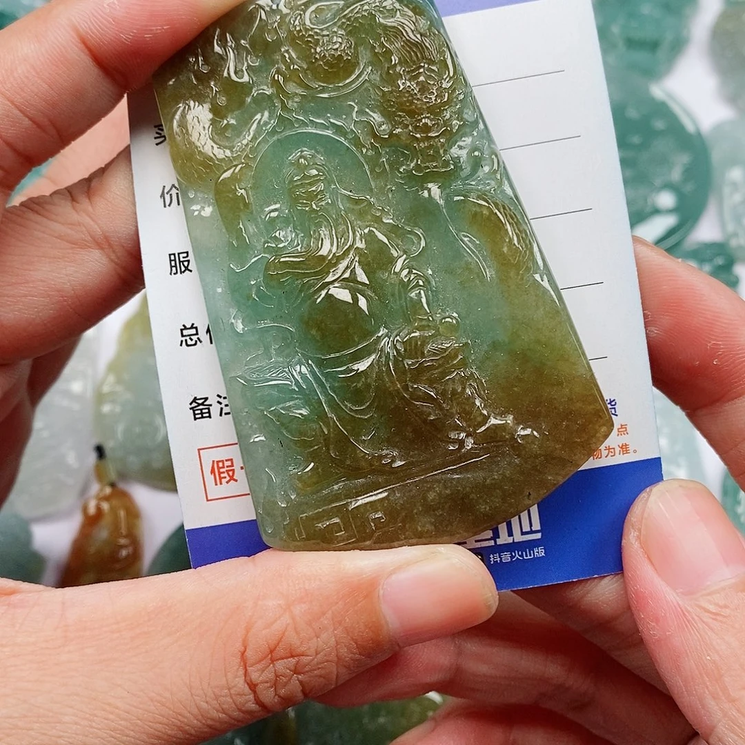 颈饰未镶嵌翡翠关公