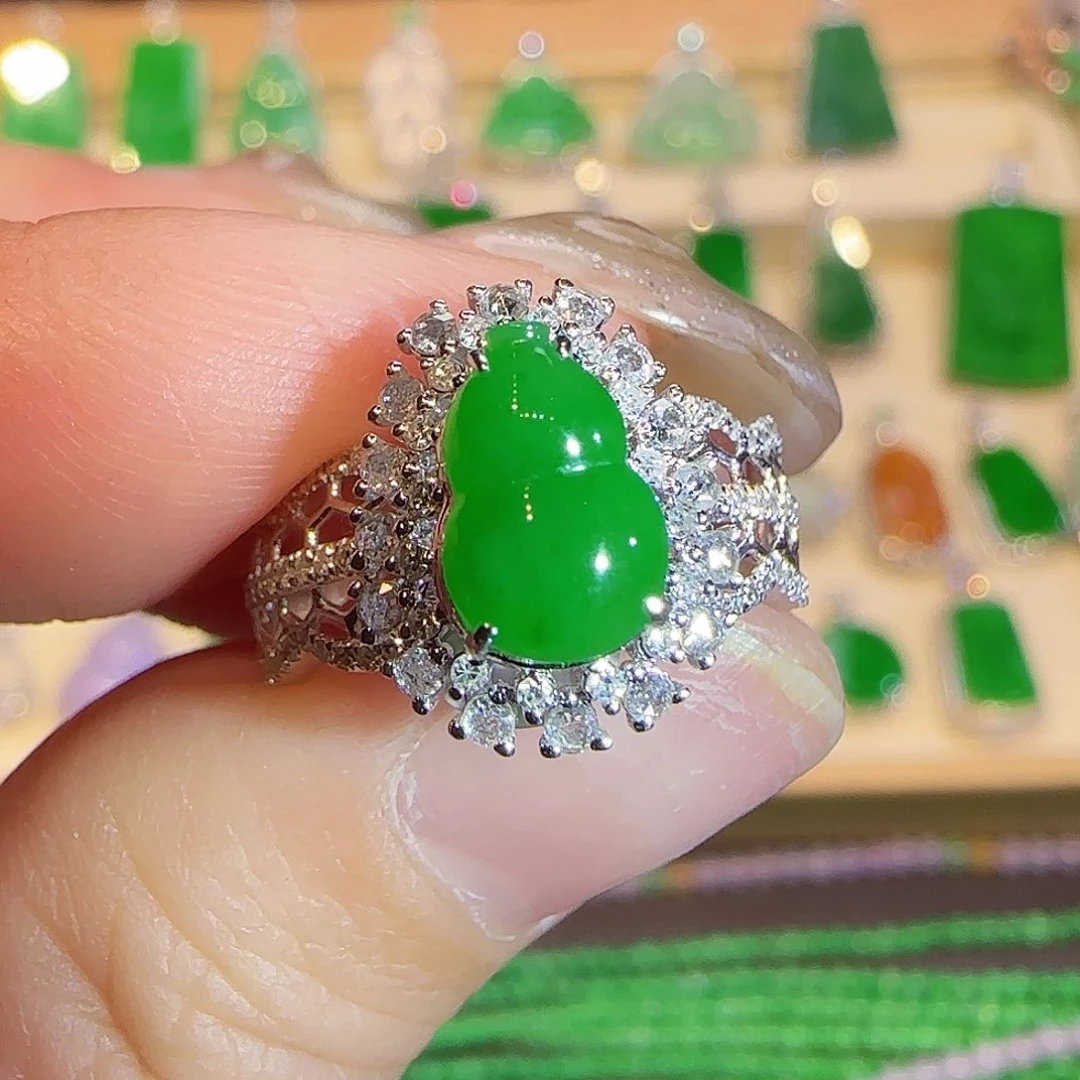 翡翠戒指18K金镶嵌葫芦