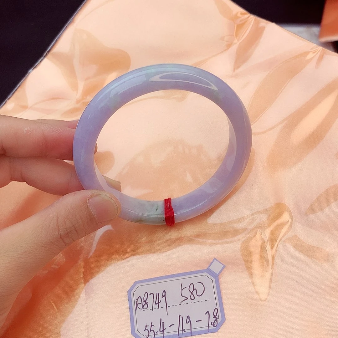 翡翠手镯未镶嵌翡翠