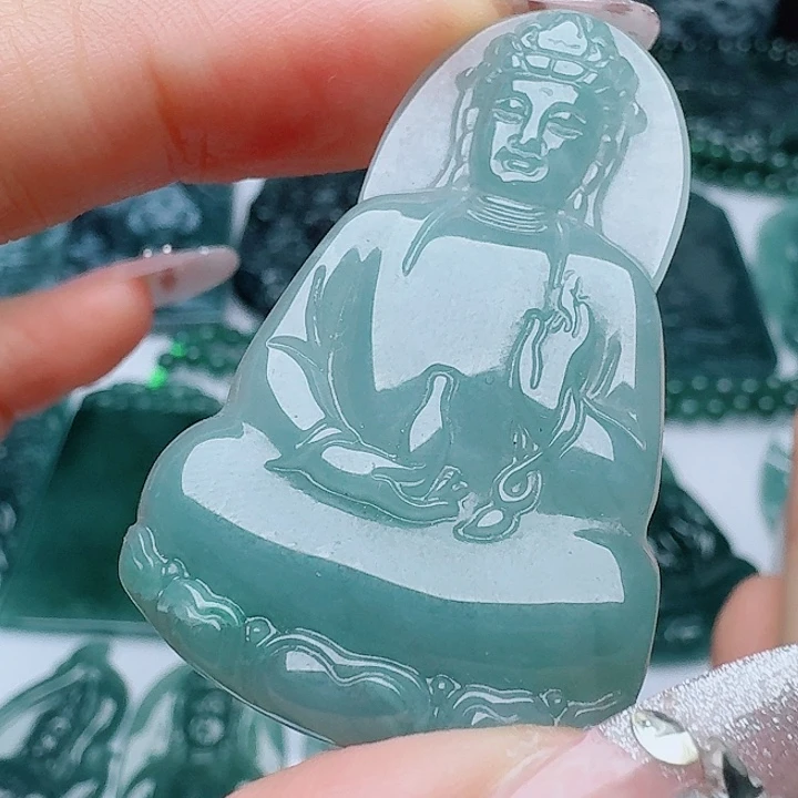 翡翠未镶嵌颈饰天然的A货翡翠多样性发其一