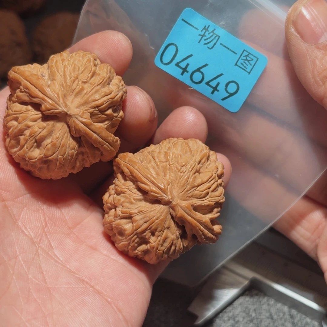 文玩核桃把件球白