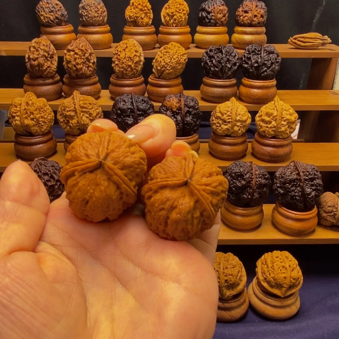 文玩核桃吊坠三棱68