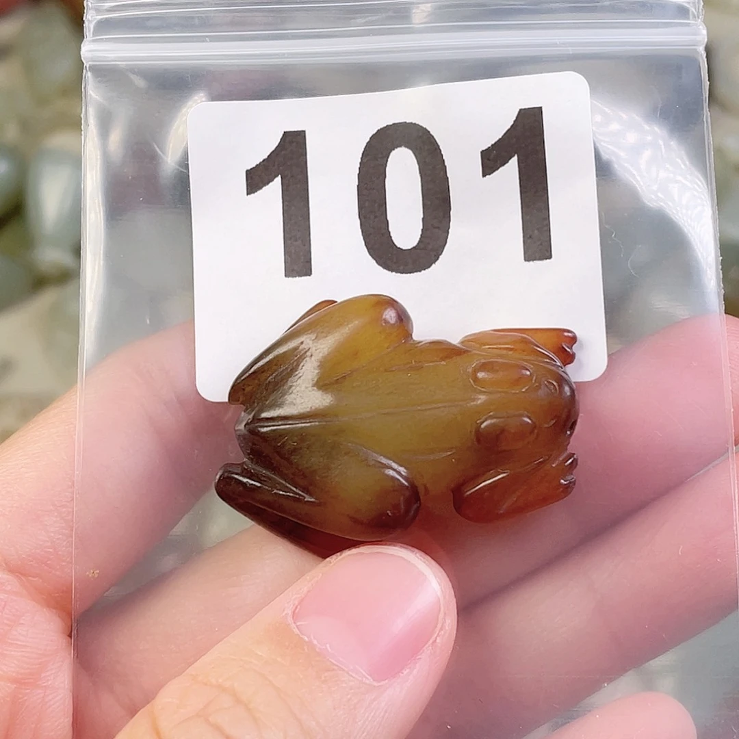 和田玉（糖玉）未镶嵌颈饰